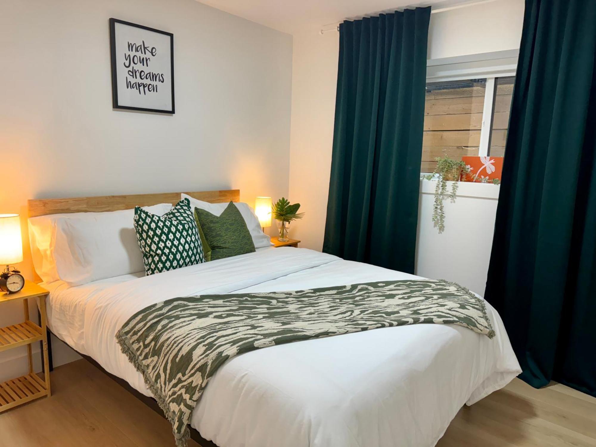 The Sunset Haven- Cozy 2Br Basement Suite Near White Rock 서레이 외부 사진